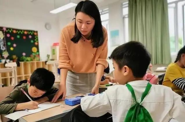 教师传来好消息，或将全面迎来弹性上下班制度，已有多地实行