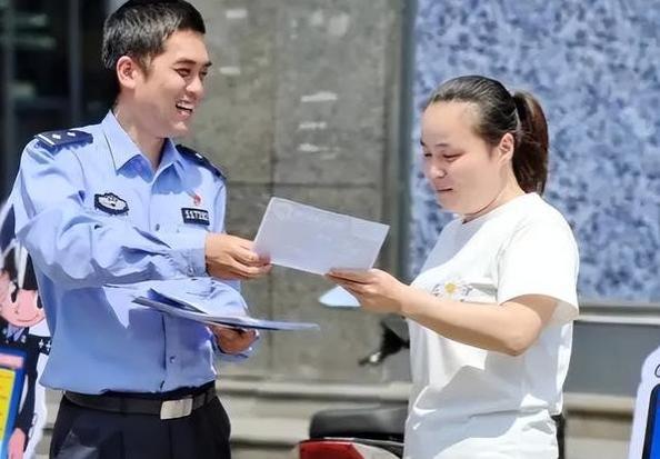 多地辅警集体“离职”，有人宣称不是因为薪资问题，突然就不香了