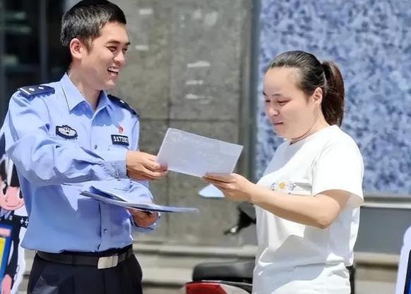 多地辅警扎堆“离职”，有人宣称非工资因素，突然就不香了