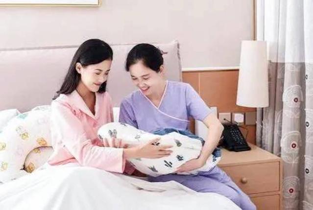 她29岁工资11000，坐月子父亲送母鸡，婆婆拿去送人：你吃了没用