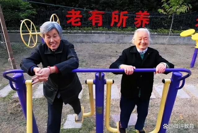 复旦教授荒唐言论，声称中国退休年龄太早，被网友骂惨了
