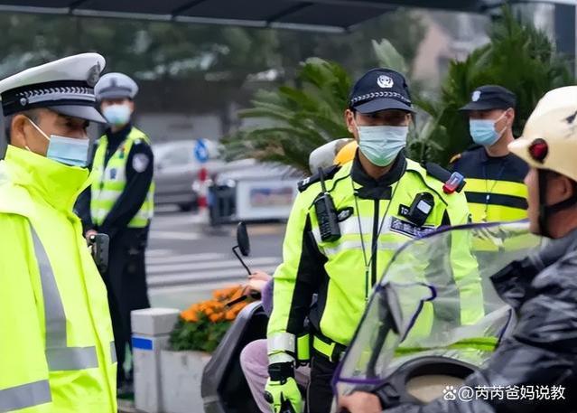 辅警掀起“离职潮”，过来人说出真相：辅警和警察差的不只是编制