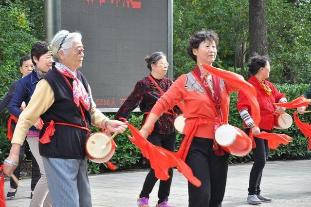 女性灵活就业参保人员，是50岁退休还是55岁退休？正确答案来了