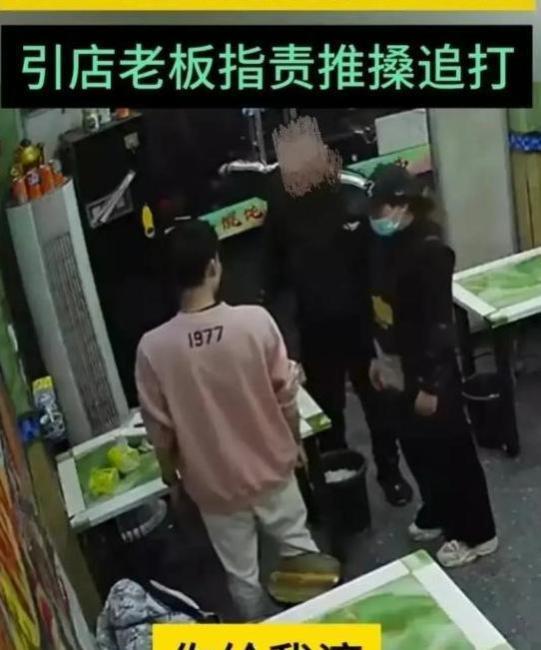 馄饨店老板打人引巨量差评，公然对质：评价战升级