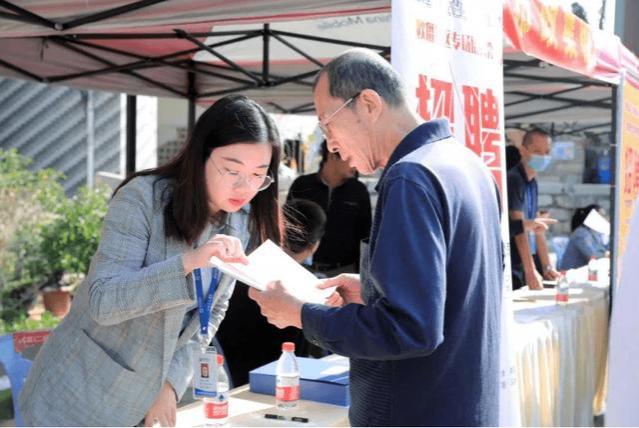 社区干部薪酬表火了，人均月薪超2万，内部人：中等水平而已