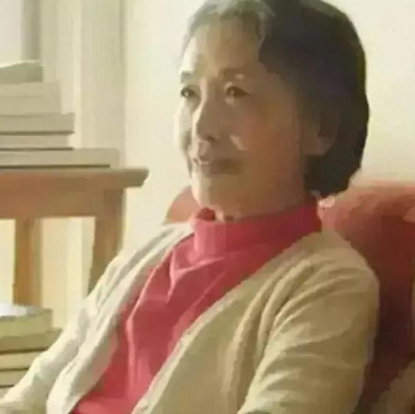 张玉凤退休后回到了老家牡丹江，和家人过着低调平静的生活