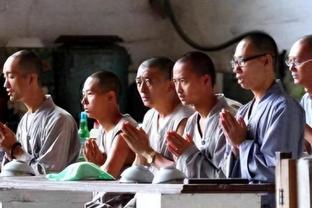 放弃了百万年薪，30名研究生选择组团出家当僧侣，后来怎样了？
