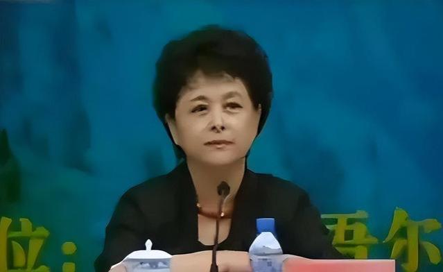 央视女主持肖晓琳：退休仅5个月就去世，临终25字遗言让人泪目！