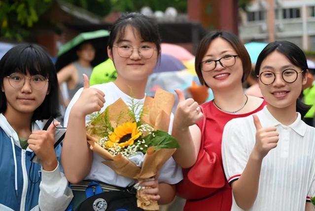 毕业能端上“铁饭碗”专科学校，比本科生吃香，许多家长都不知道