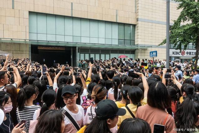 解密打工人生存密码：高强度奋斗背后的苦涩滋味！