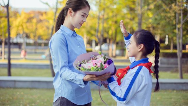 对教师群体来说，并不是每个老师都有资格申请“延迟退休”