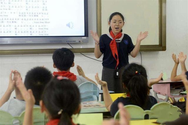 中小学教师表示期待，若拿到这张证书，退休后或享受高级职称待遇