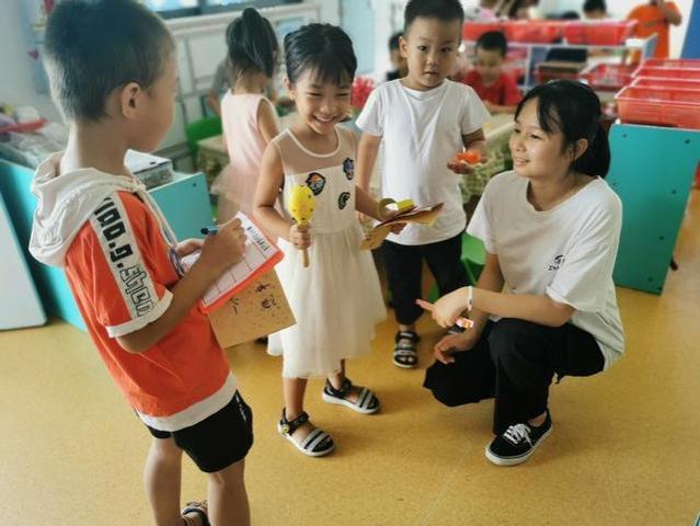 幼儿教师抱怨“工资低”，是真的还是假的？听听官方的解释