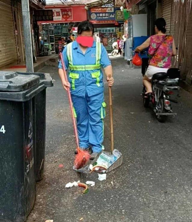 广州：女环卫工晒工资条，有社保有公积金，收入远超普通人！