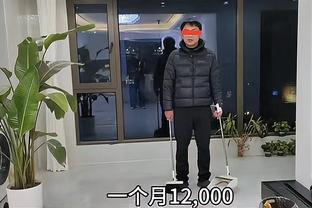 男子<span style='color:red'>月</span><span style='color:red'>薪</span>1万2<span style='color:red'>相</span>亲时被<span style='color:red'>月</span><span style='color:red'>薪</span>2千5<span style='color:red'>的</span>女生<span style='color:red'>嫌</span>弃，男子：<span style='color:red'>你</span>要现<span style='color:red'>实</span>点