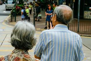如果退休政策调整为：工龄满30年，可以自由选择退休，能行吗？