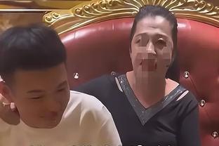 小伙到KTV做服务员，第一天上班就被富婆看上，跟着姐包你好过