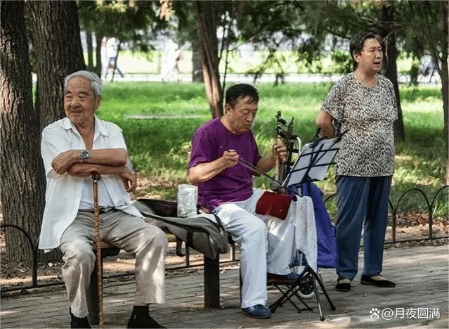 挂上同事的电话，感觉内心有一股温暖在悄悄流淌，生活真的很美好